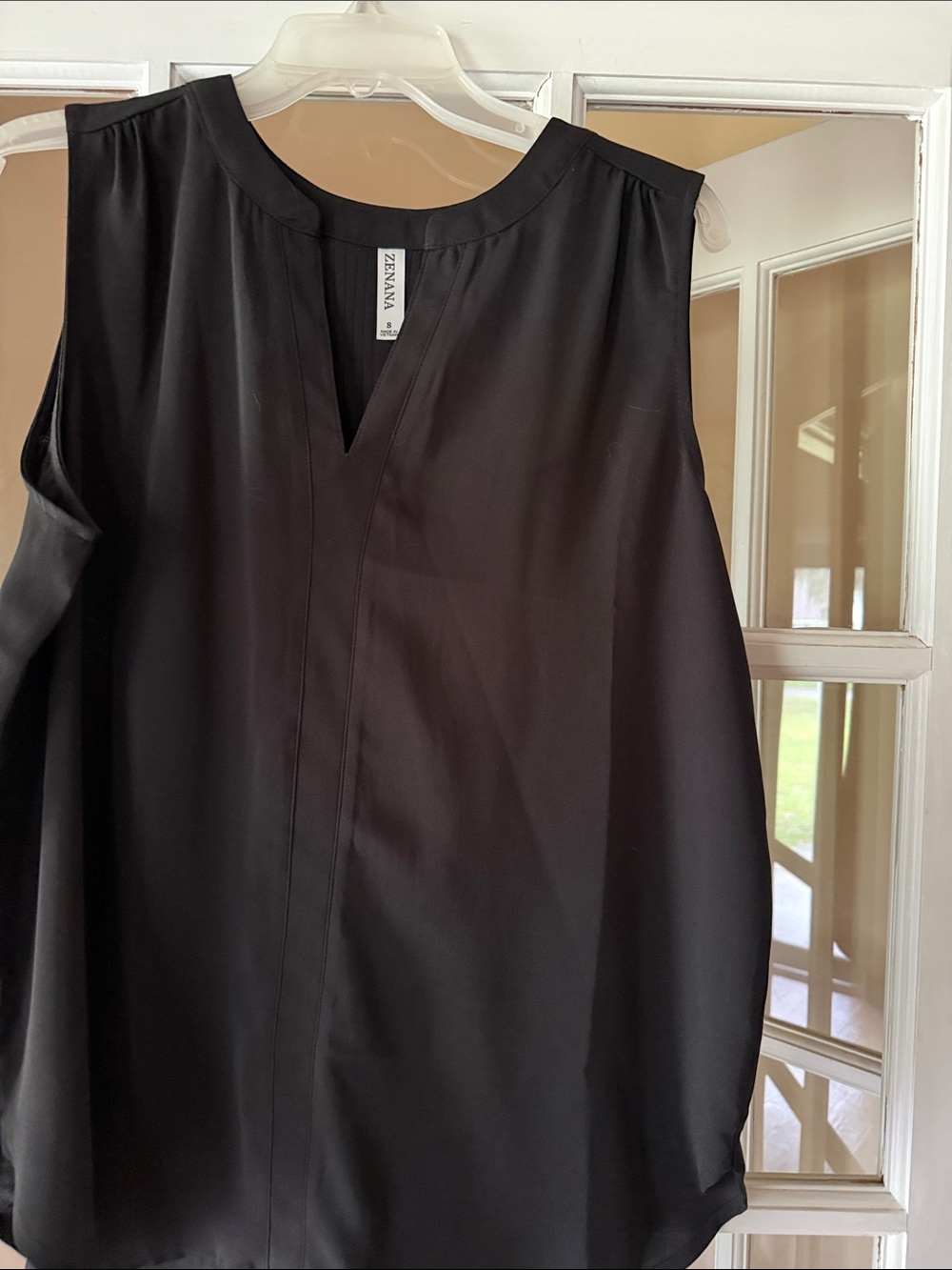Zenana Black Sleeveless V-Notch Camisole